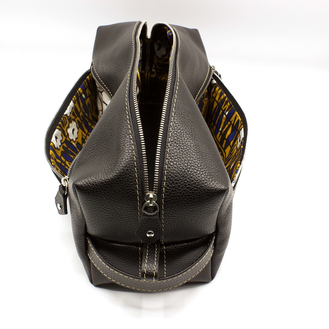 Trousse de toilette en cuir noir