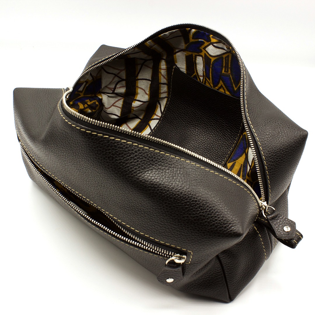 Trousse de toilette en cuir noir