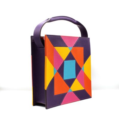 Karojoïa, face avec la couleur Turquoise au centre